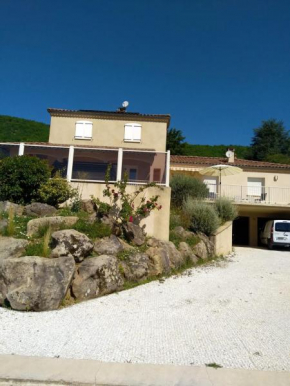 Maison de 3 chambres avec piscine partagee jardin amenage et wifi a Nant